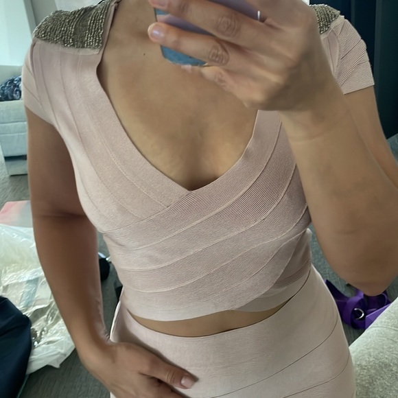 Two Piece Bebe Pink skirt and top with beautiful beading - Size Medium - Picture 6 of 6